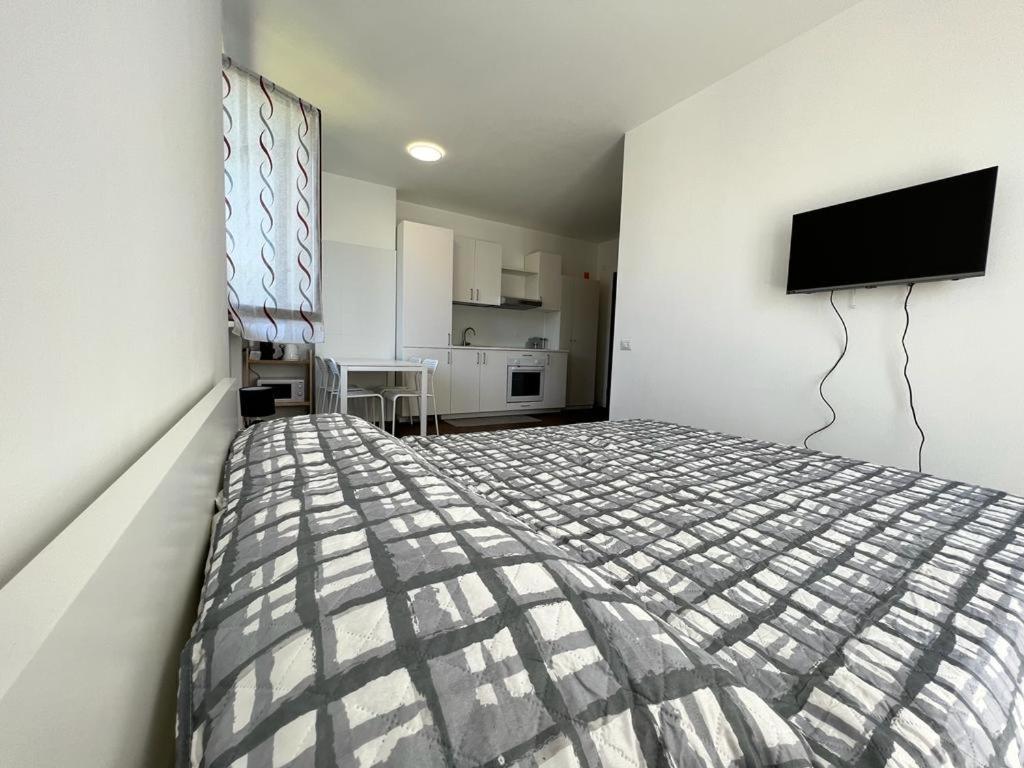 Apartamento Kibilu - Malpensa Airport - Easy Check-In And Check-Out Cardano Al Campo Exterior foto